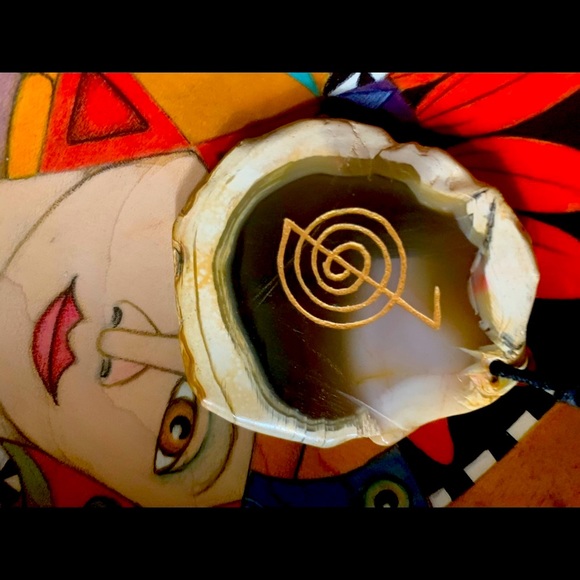 GOLDEN HIEROGLYPHICS in AGATE GEODE NECKLACE- RARE - Picture 1 of 12